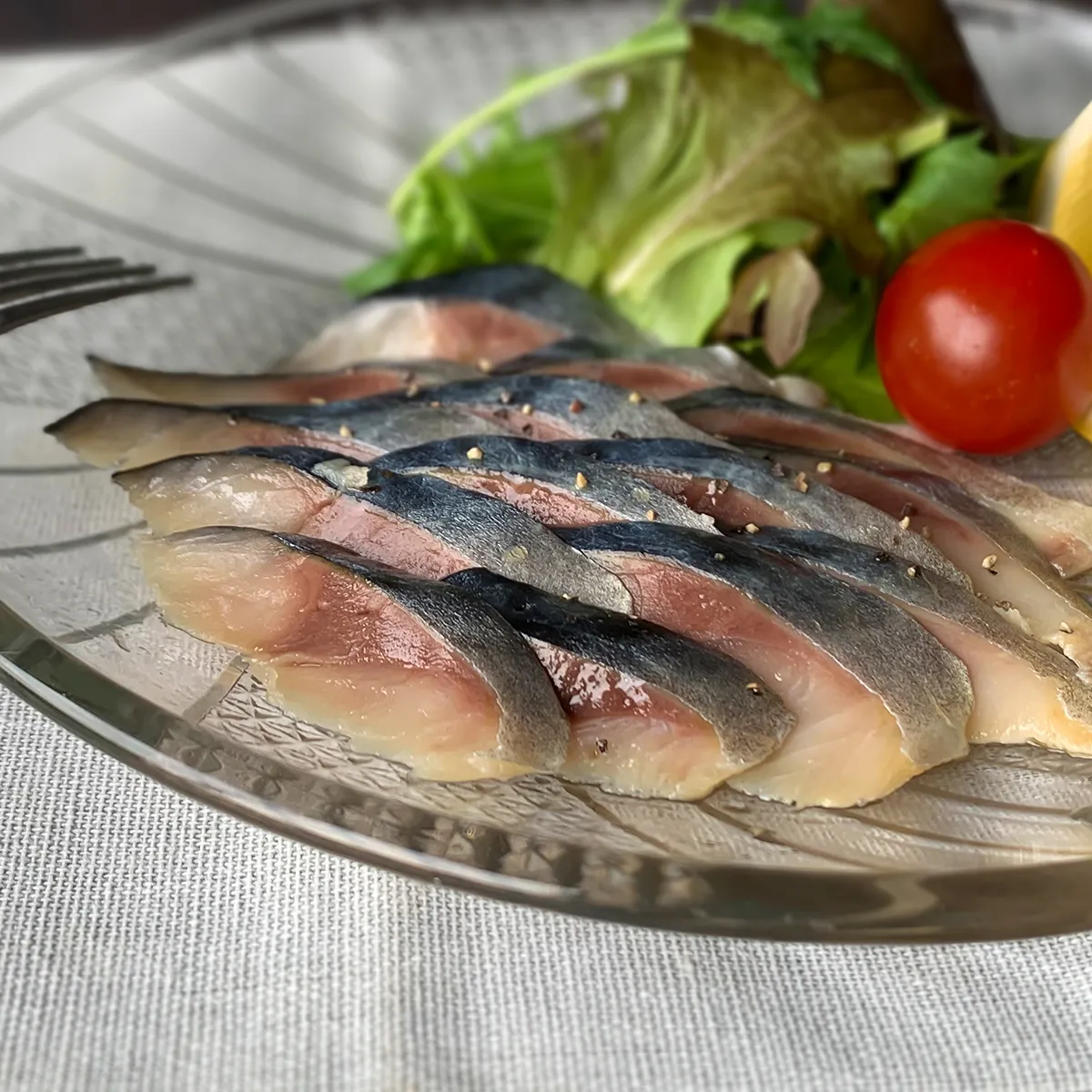 さば生ハム燻製の盛り付け画像
